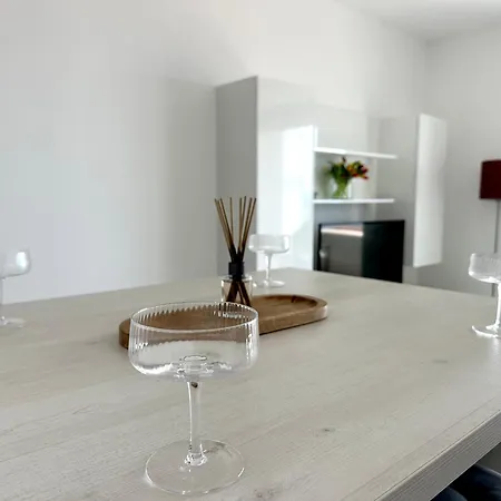 The View With Pool - Apartament