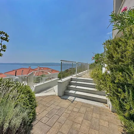 Apartament The View With Pool -