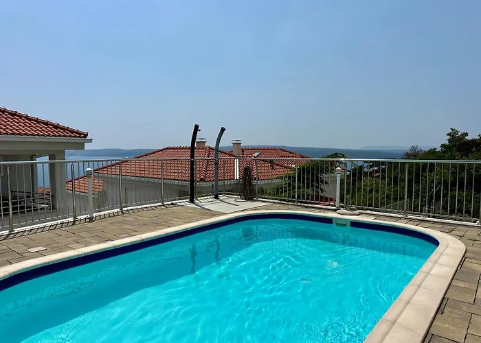 The View With Pool - Apartament Crikvenica