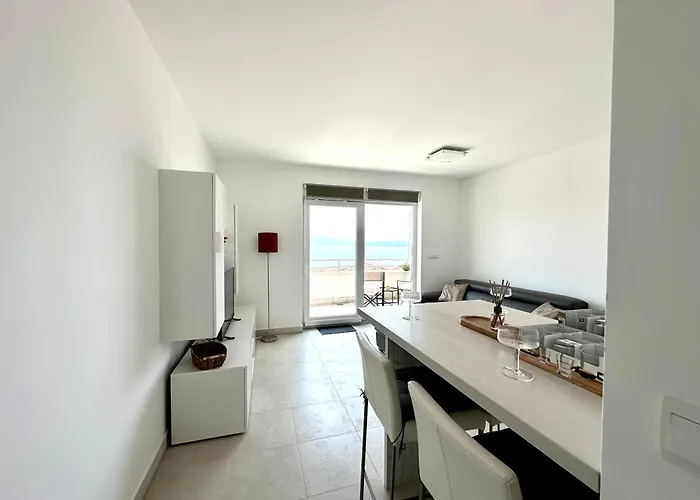 Apartment The View With Pool - Crikvenica